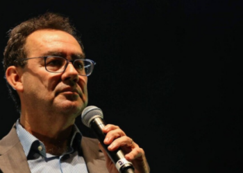 Augusto Cury anuncia sua intenção de disputar a Presidência em 2026, destacando foco em gestão da emoção, inteligência artificial e fortalecimento do agronegócio e indústria nacional.