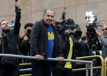 Supremo Tribunal Federal começa julgamento de denúncia contra Silas Malafaia, acusado de calúnia e injúria contra generais do Exército. Relator Alexandre de Moraes votou pela abertura de processo.