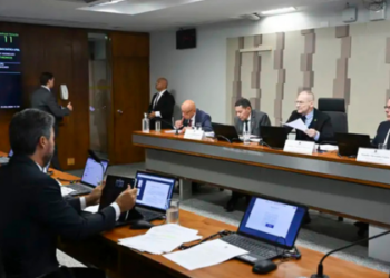 CPI do Crime Organizado no Senado ouvirá João Carlos Mansur, ex-presidente da Reag Investimentos, sobre investigações ligadas ao Banco Master e operações policiais.