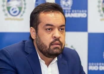 TSE retoma julgamento de Cláudio Castro no dia 24 de março. Governador pode perder mandato por abuso eleitoral.