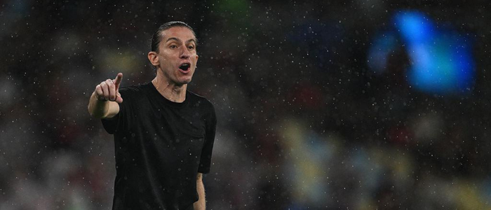 Flamengo enfrenta protestos da torcida e demite o técnico Filipe Luís após goleada
