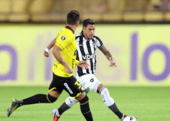 O Botafogo empatou com o Barcelona de Guayaquil pela fase preliminar da Libertadores e decidirá a vaga na fase de grupos no jogo da volta, no Rio de Janeiro.