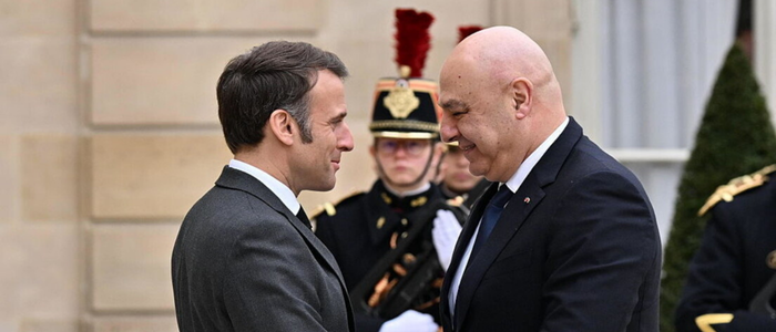 O presidente francês Emmanuel Macron pediu ao premiê israelense Benjamin Netanyahu que evite ampliar o conflito no Líbano em meio à escalada de tensões no Oriente Médio.