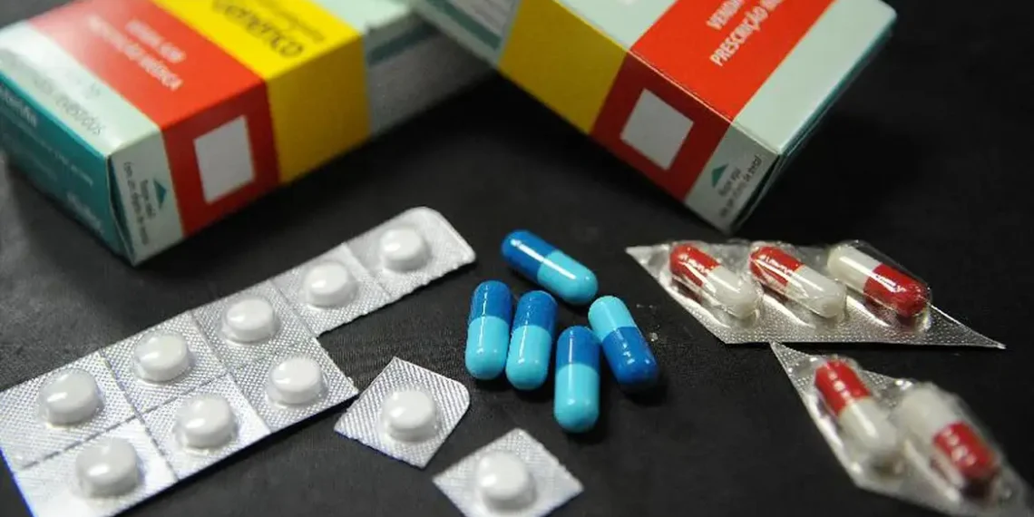 Governo anuncia reajuste de até 2,47% nos preços dos medicamentos em 2026, abaixo da inflação acumulada, reforçando o controle de preços e proteção aos consumidores.