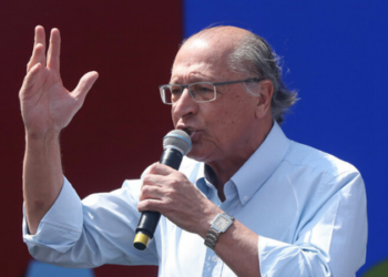 Brasil reforça combate ao trabalho forçado após investigação comercial dos EUA. Vice-presidente Geraldo Alckmin lembra adesão a protocolo da OIT e fiscalização ativa para proteger trabalhadores.