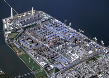 Japão recebe remessa estratégica de petróleo americano em cenário de tensão internacional.