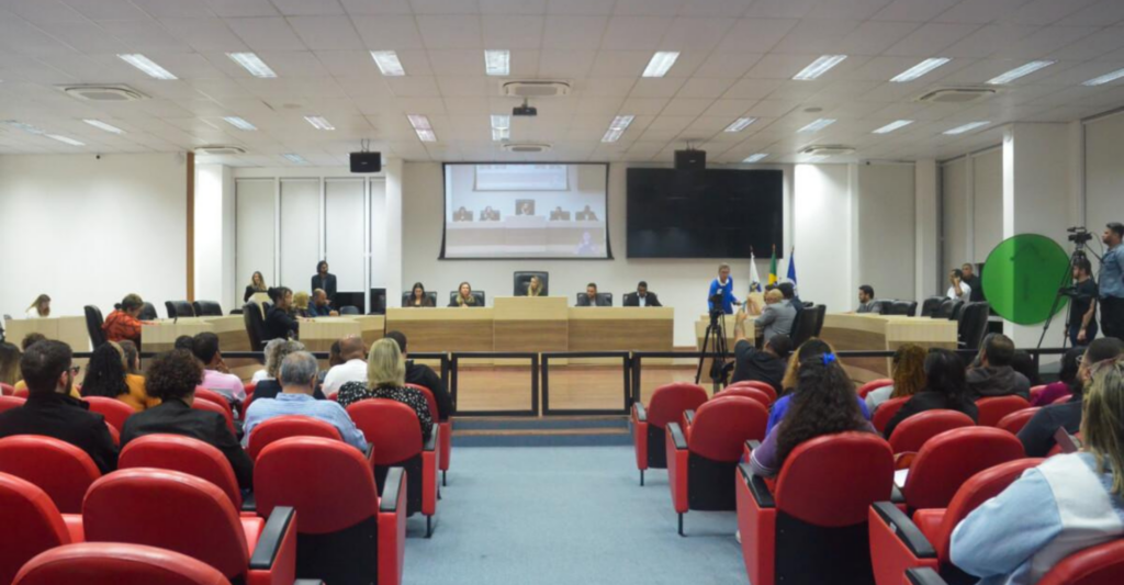 Câmara de Macaé discute medidas para ampliar prevenção e tratamento do câncer no município.