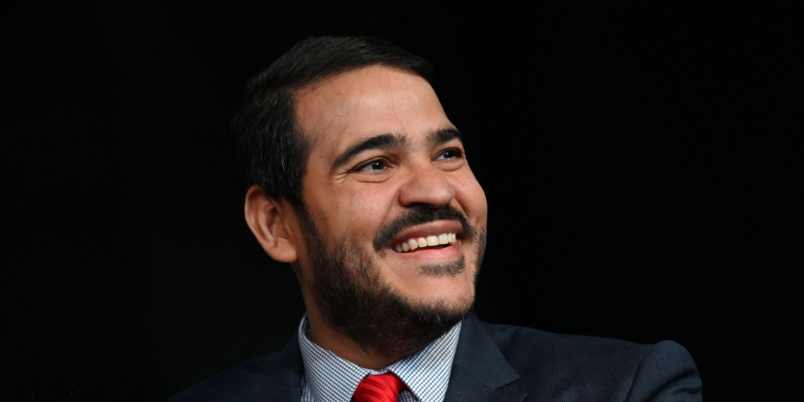Conheça Jorge Messias, indicado por Lula ao STF, com trajetória no governo e atuação na AGU.