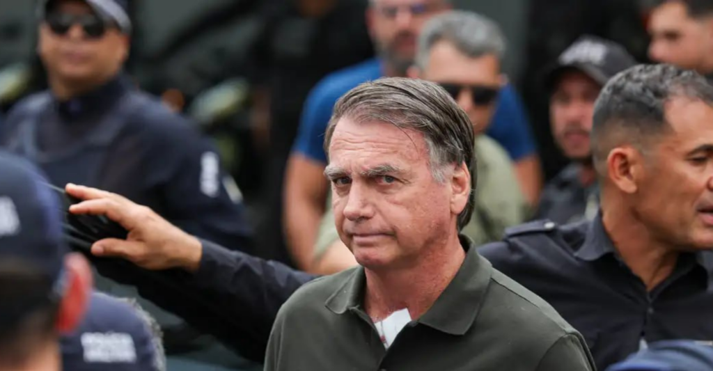 Michelle Bolsonaro afirmou que o ex-presidente Jair Bolsonaro apresenta melhora e está há seis dias sem soluços