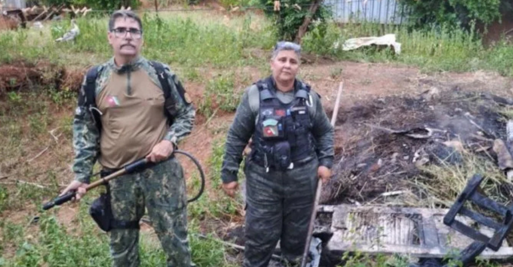 Guarda de Cabo Frio controla incêndio em área ambiental e orienta moradores após queima irregular de lixo.