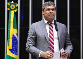 Caso envolve declarações sobre eleições e TSE.