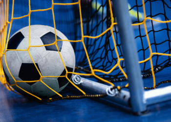 Programação esportiva movimenta Macaé com futsal, bodyboarding e atividades inclusivas.