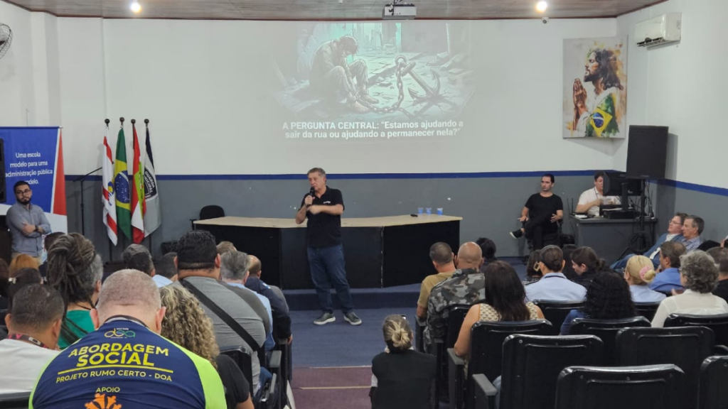 Formação busca ampliar abordagem humanizada em políticas públicas.