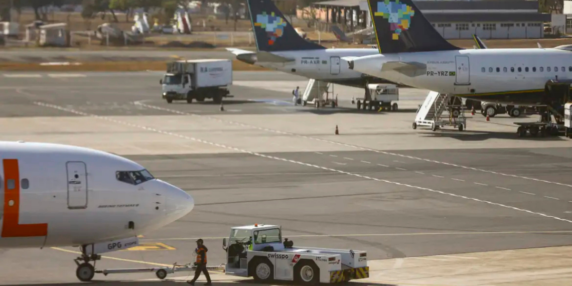 Petrobras reajusta querosene de aviação em 55%, e Abear alerta que aumento pode reduzir voos e dificultar expansão da aviação civil no Brasil.