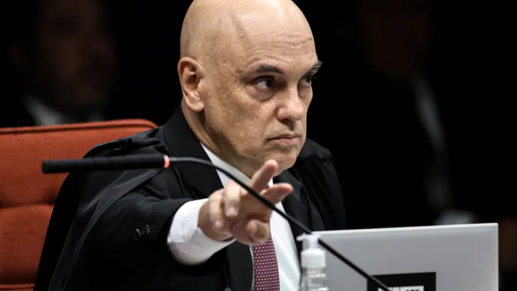 STF autoriza prisão e busca contra empresário suspeito de financiar esquema de acesso ilegal a dados de ministros, familiares e autoridades em operação da PF.
