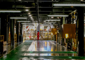  Produção de petróleo e gás natural no Brasil alcança 5,304 milhões de boe/d em fevereiro de 2026, com pré-sal liderando e Petrobras respondendo por quase 90% da produção.