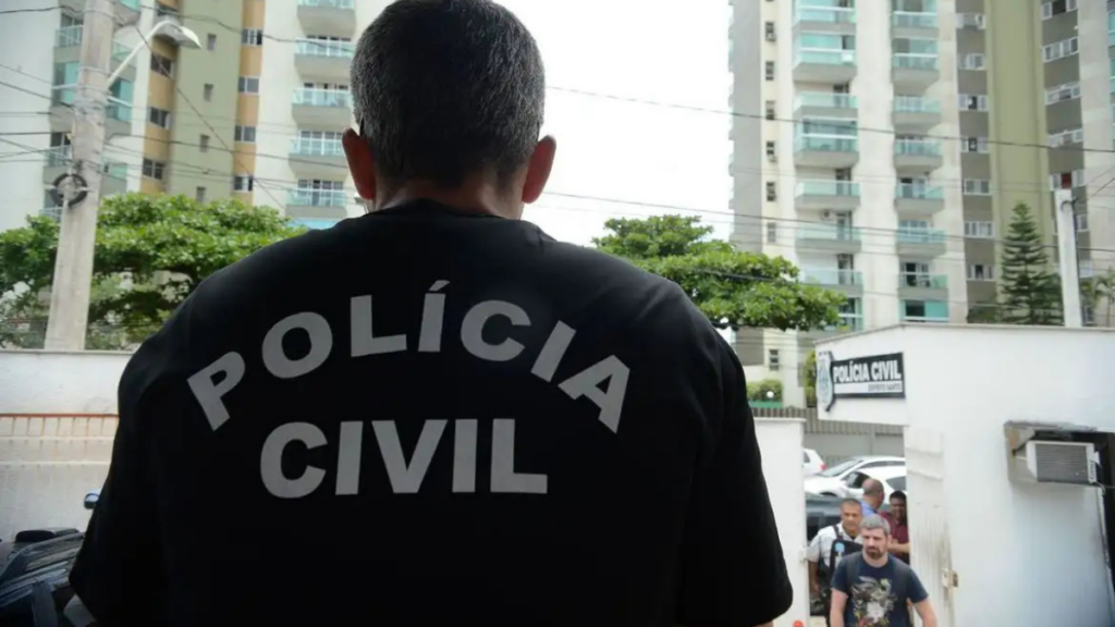 Polícia do Rio de Janeiro prende médico e enfermeira durante Operação Monjauro, apreendendo medicamentos irregulares, hormônios proibidos e produtos vencidos em clínica da zona sul.