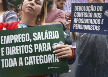 Professores da rede estadual de São Paulo farão paralisação de dois dias em defesa de reajuste salarial, melhores condições de trabalho e mudanças nas políticas educacionais.