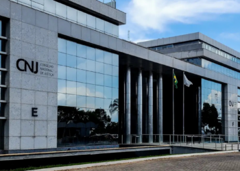 CNJ e CNMP aprovam regras sobre benefícios extras de magistrados e membros do MP; parte dos “penduricalhos” segue autorizada após decisão do STF.