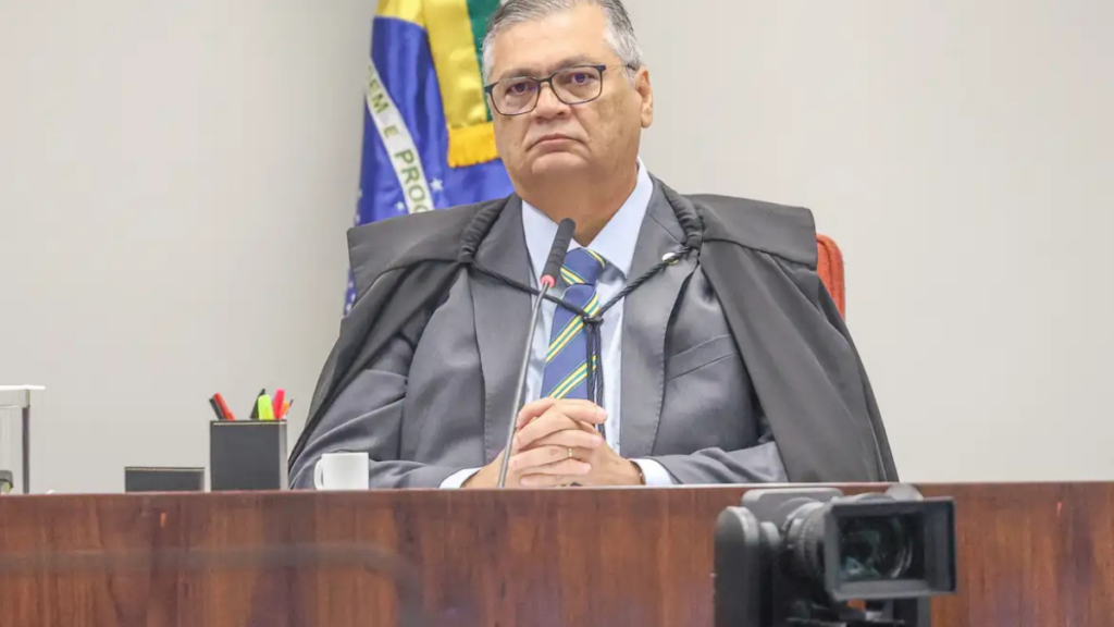 STF retoma julgamento sobre eleição-tampão no Rio de Janeiro; maioria defende escolha indireta pela Alerj, mas decisão final segue pendente.