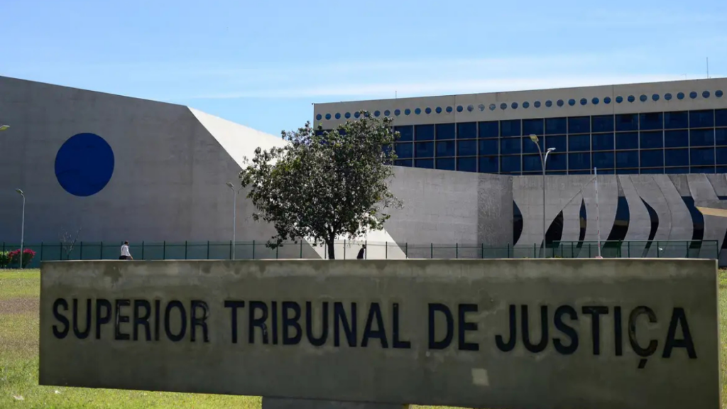 O STJ rejeitou pela primeira vez um relatório produzido com apoio de inteligência artificial como prova em processo penal, destacando riscos de confiabilidade e estabelecendo novo precedente no Judiciário.