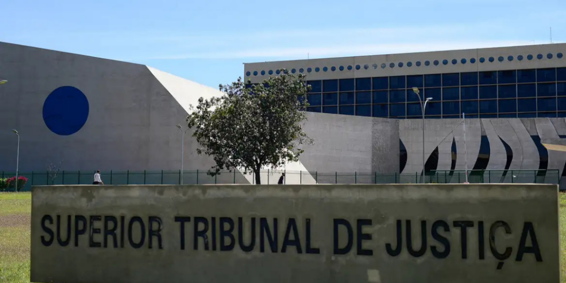 O STJ rejeitou pela primeira vez um relatório produzido com apoio de inteligência artificial como prova em processo penal, destacando riscos de confiabilidade e estabelecendo novo precedente no Judiciário.