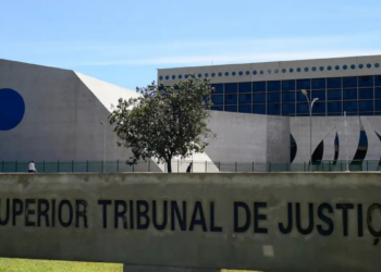 O STJ rejeitou pela primeira vez um relatório produzido com apoio de inteligência artificial como prova em processo penal, destacando riscos de confiabilidade e estabelecendo novo precedente no Judiciário.