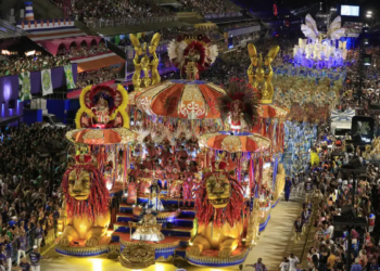 Liesa e prefeitura do Rio definem ampliação do Grupo Especial do carnaval carioca para até 15 escolas de samba em 2030, com transição gradual e novas regras de acesso.