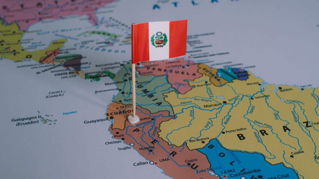 Eleição no Peru ocorre sob forte instabilidade política, com 35 candidatos e disputa indefinida. Entenda o cenário, os favoritos e os desafios para o próximo governo.