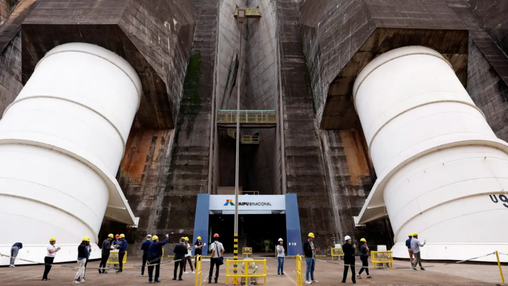 Brasil e Paraguai negociam nova tarifa de Itaipu que entra em vigor em 2027. Acordo pode impactar preços da energia e modelo de comercialização.