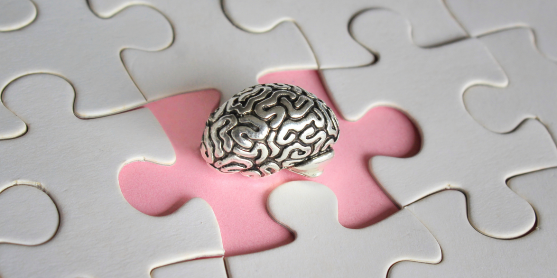 Pesquisas apontam que o canabidiol pode ajudar a reduzir impactos do Alzheimer. Estudos indicam ação anti-inflamatória e proteção das funções cerebrais.