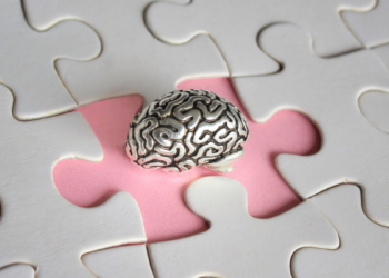 Pesquisas apontam que o canabidiol pode ajudar a reduzir impactos do Alzheimer. Estudos indicam ação anti-inflamatória e proteção das funções cerebrais.