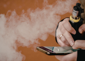 Pesquisadores do INCA, Fiocruz e universidades elaboram recomendações para ampliar estudos sobre cigarros eletrônicos e seus efeitos na saúde no Brasil.