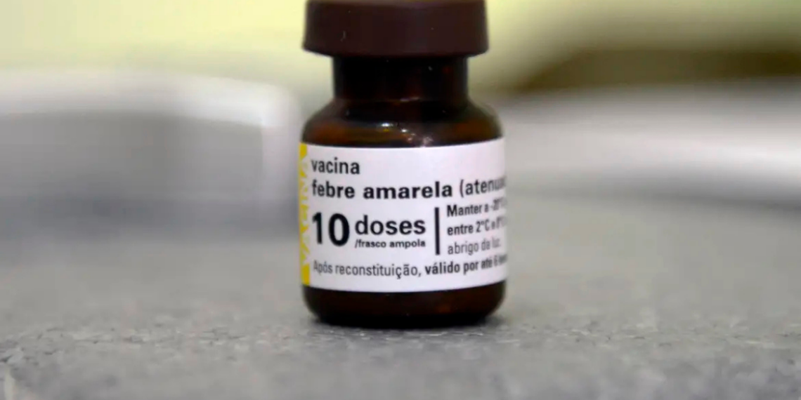 São Paulo registra três casos de febre amarela no Vale do Paraíba, com uma morte. Autoridades alertam para importância da vacinação.