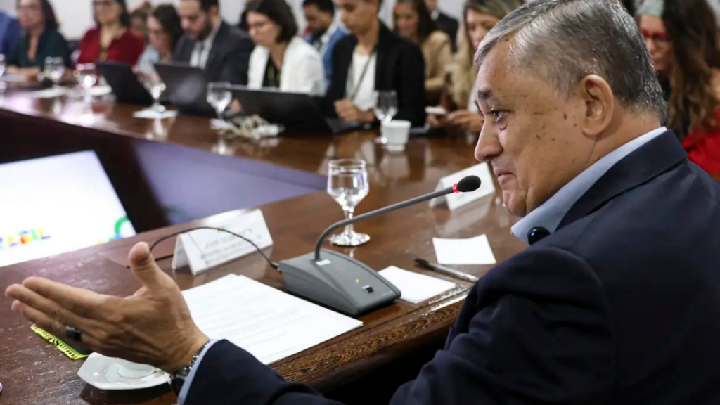 Governo federal critica desoneração como compensação da escala 6x1 e afirma que mudanças na jornada de trabalho devem ser debatidas no Congresso.