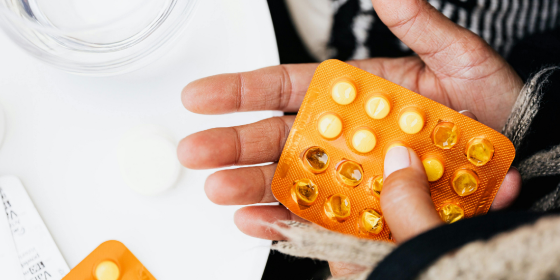 Polícia investiga organização criminosa que desviava medicamentos de alto custo e movimentou cerca de R$ 22 milhões em um ano no Brasil.