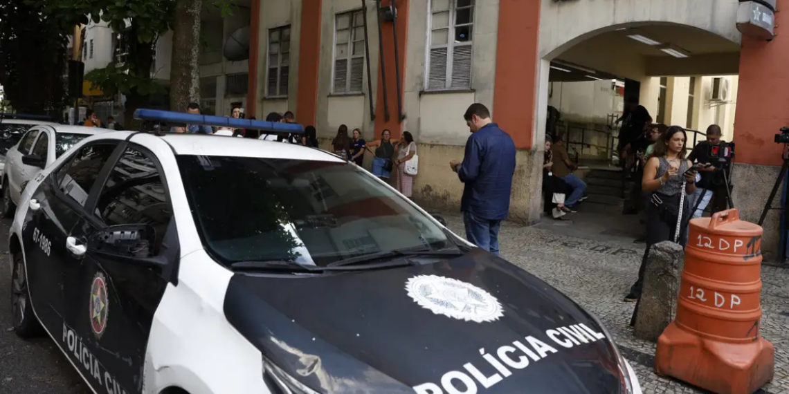 Adolescente é internado por seis meses após decisão judicial sobre estupro coletivo em Copacabana. Caso segue sob investigação para identificar outros envolvidos.