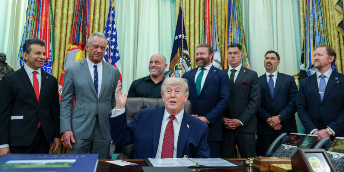 Donald Trump ameaça ações militares contra o Irã em meio a negociações tensas e disputa pelo Estreito de Ormuz, elevando riscos geopolíticos e econômicos.