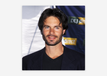 O ator Patrick Muldoon, famoso por “Melrose Place” e “Starship Troopers”, morreu aos 57 anos após um ataque cardíaco em Beverly Hills, nos EUA.