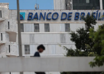 BRB anuncia fundo de até R$ 15 bilhões para administrar ativos do Banco Master, em estratégia de reestruturação financeira e aumento de liquidez.