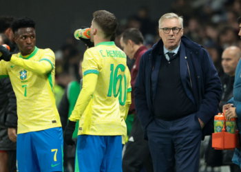 Pesquisa Datafolha revela que mais da metade dos brasileiros não tem interesse na Copa do Mundo, marcando o maior índice de desengajamento desde 1994.