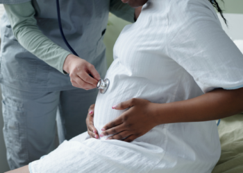 Hospitais deverão afixar cartazes com orientações às pacientes.