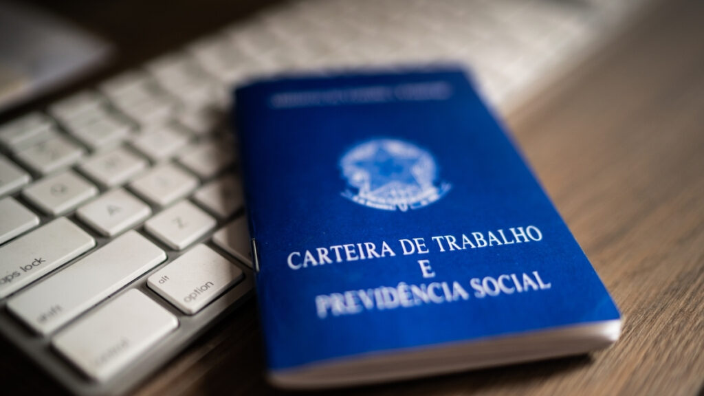 Banco de Empregos oferece oportunidades em diversas áreas.