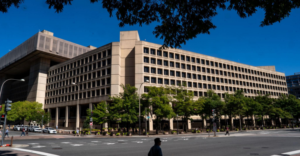 Agência federal americana enfrenta nova turbulência interna.