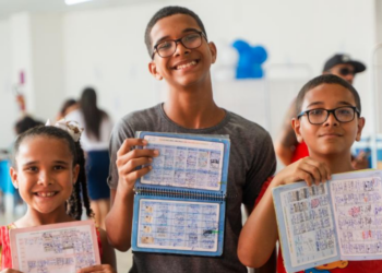 Semana de Vacinação nas Escolas começa no Brasil com foco em crianças e adolescentes de 9 meses a 15 anos.