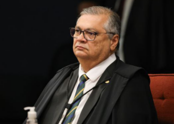 Decisão do STF reforça que sentenças internacionais não têm efeito direto no Brasil.