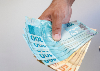 Governo apresentou ao Congresso proposta de novo salário mínimo para 2027. Confira detalhes.