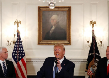 Trump afirma que não se importa com Lula e critica postura do brasileiro.
