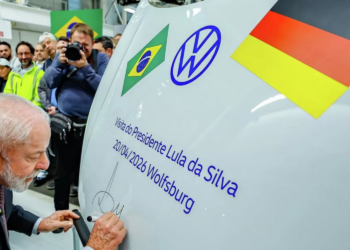 Lula reforça liderança do Brasil na transição energética, defende minerais críticos e rejeita exportação sem valor agregado.