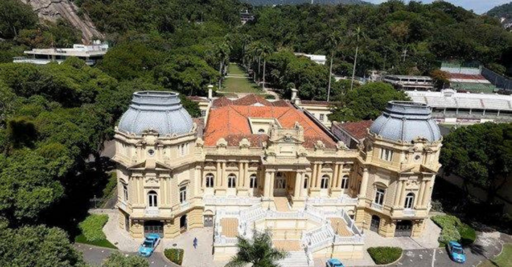 Mudanças administrativas têm forte peso político.